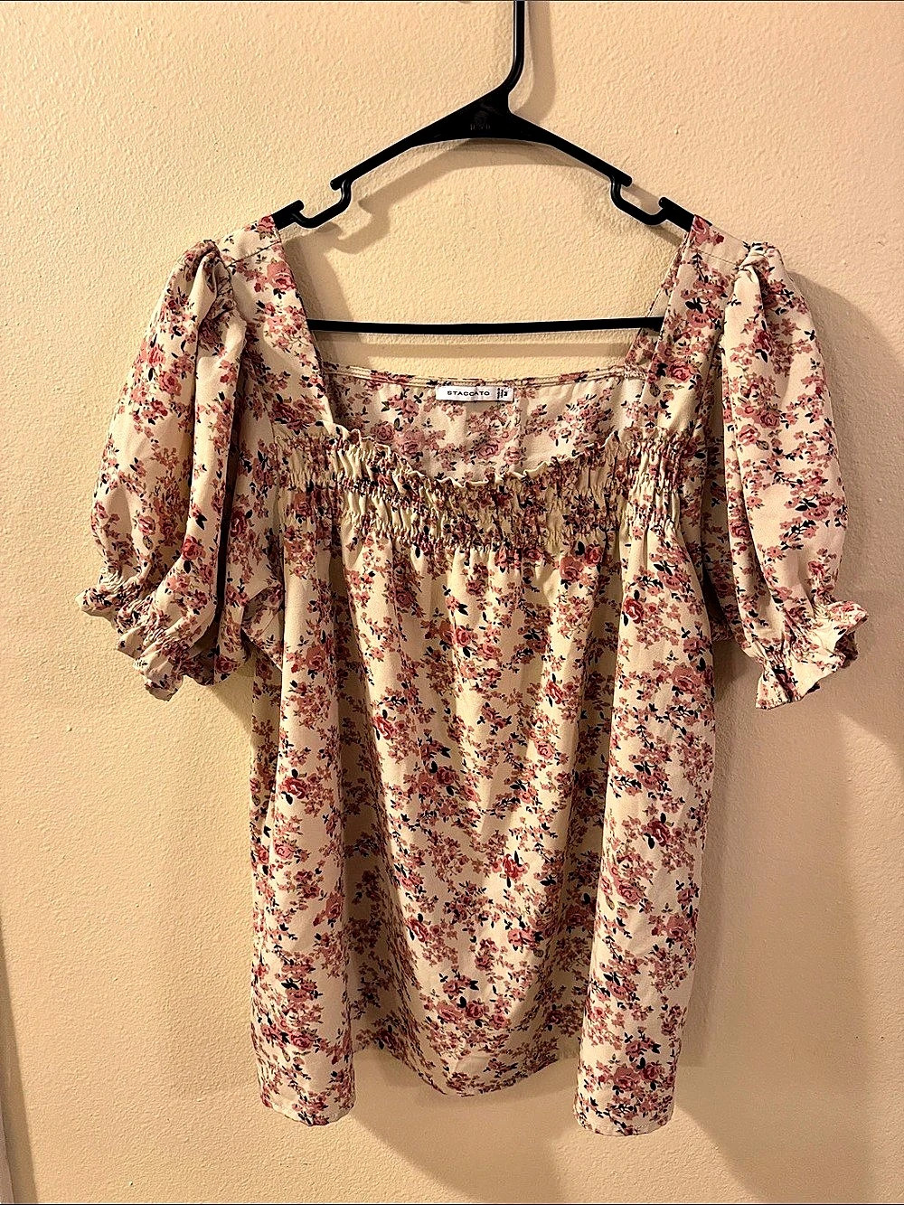 Staccato Floral Puff Sleeve Blouse in Pink & Cream Size Medium